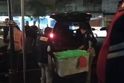 Bareskrim Mabes Polri Geledah Toko Emas dan Rumah di Nganjuk, Sita Dua Box Barang Bukti