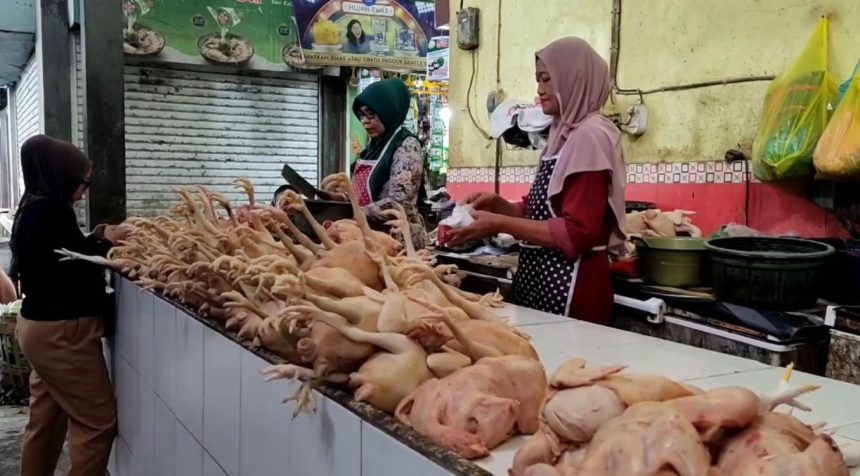 Bulan Puasa, Harga Sembako dan Daging di Pasar Lamongan Mulai Stabil, Pembeli Masih Sepi
