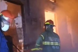 Gudang Barang Bekas Terbakar, Api Merembet ke Belasan Rumah Kos