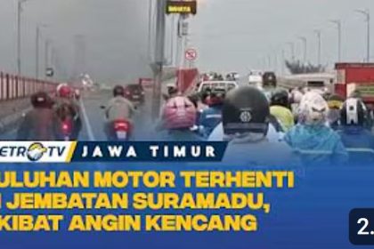 Cuaca Ekstrem! Angin Kencang Paksa Pengendara Motor Berhenti di Jembatan Suramadu