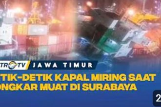 Kapal Miring Saat Bongkar Muat di Surabaya, Kontainer Berhamburan ke Laut