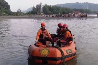 Seorang Wisatawan Tewas Tenggelam di Pantai Sine