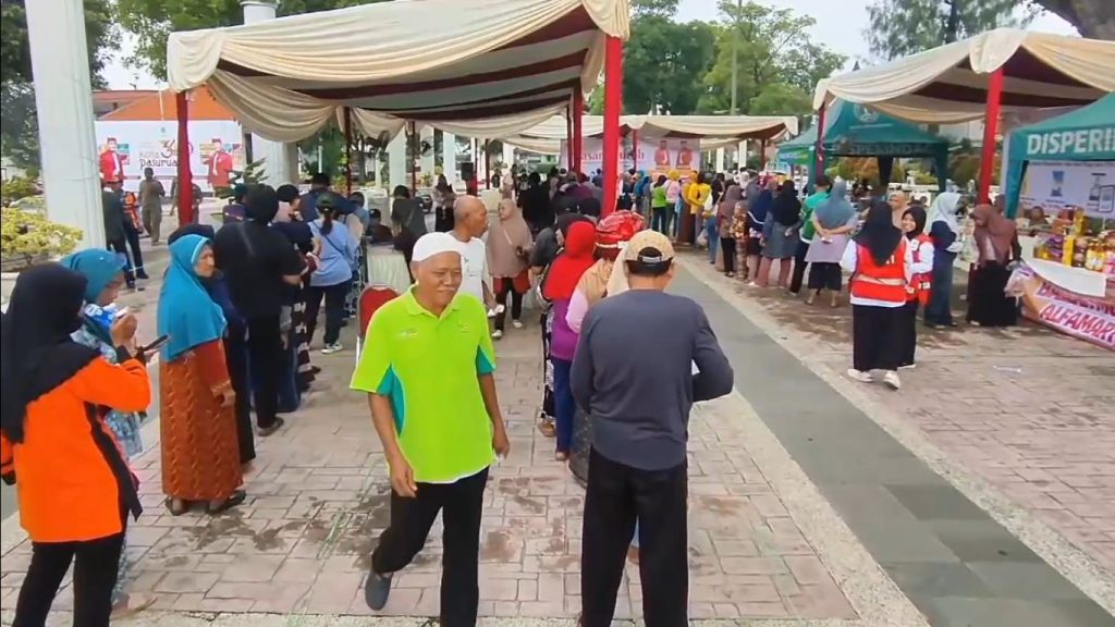 Pasar Murah Jelang Ramadhan di Pasuruan Diserbu Warga