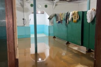 Banjir Rendam Rumah dan Mushola di Tuban, Warga Tak Bisa Salat Tarawih Berjamaah