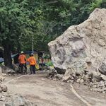 Material Longsor Masih Tutup Ruas Jalan Nasional Trenggalek–Ponorogo, Petugas Terjunkan Alat Berat