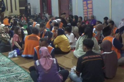 Rasa Hangat Dan Rindu, Warga Binaan Lapas Tulungagung Buka Puasa Bersama Keluarga