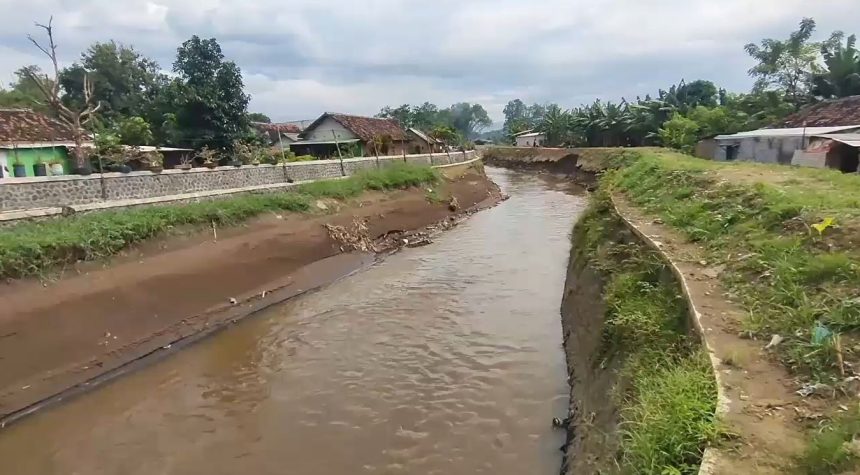 Balita Ditemukan Meninggal di Sungai Petung, Diduga Terpeleset Saat Bermain