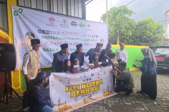 BAZNAS dan IJTI Blitar Ajak 100 Anak Yatim Belanja Baju Lebaran
