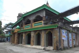 Unik, Masjid Batu di Ngawi Ditopang 43 Batu Alam dan Dihiasi 15 Ribu Akik
