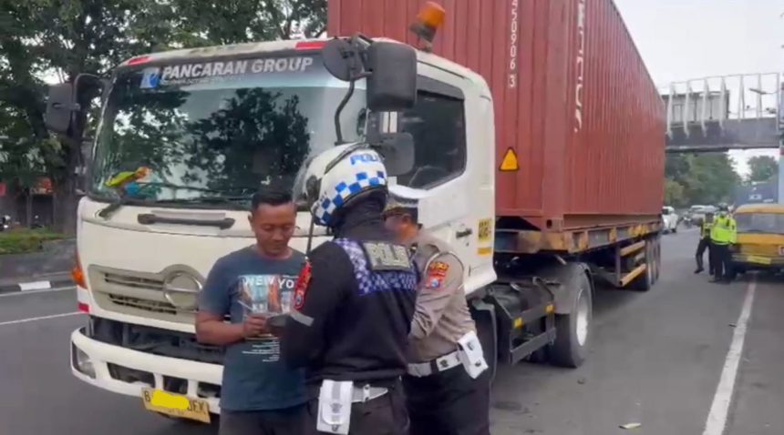Truk Langgar Pembatasan Jelang Lebaran, Satlantas Polresta Sidoarjo Siapkan Sanksi Tilang