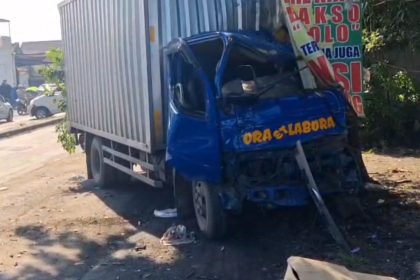 Kecelakaan Beruntun di Jalur Mudik Sidoarjo, Truk Box Tabrak Dua Mobil