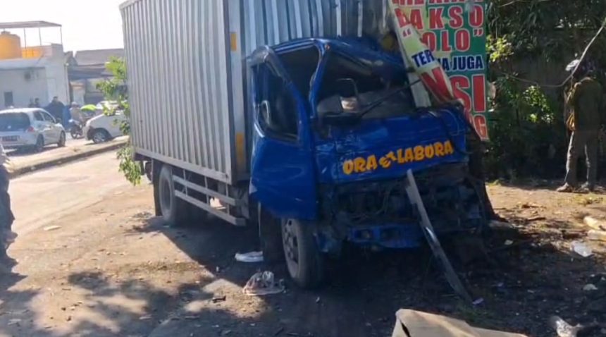 Kecelakaan Beruntun di Jalur Mudik Sidoarjo, Truk Box Tabrak Dua Mobil
