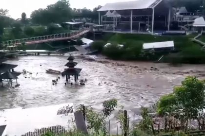 Banjir Bandang Terjang Tretes dan Lembah Pandawa, Akses Wisata Lumpuh