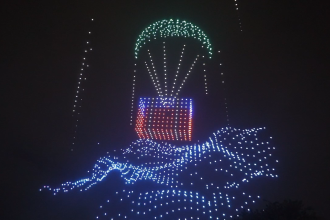 Pecahkan Rekor MURI, 1.500 Drone Hiasi Langit Malam Surabaya