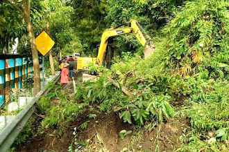 Longsor Kawasan Wisata Telaga Ngebel Ponorogo, Akses Jalan Tutup Total