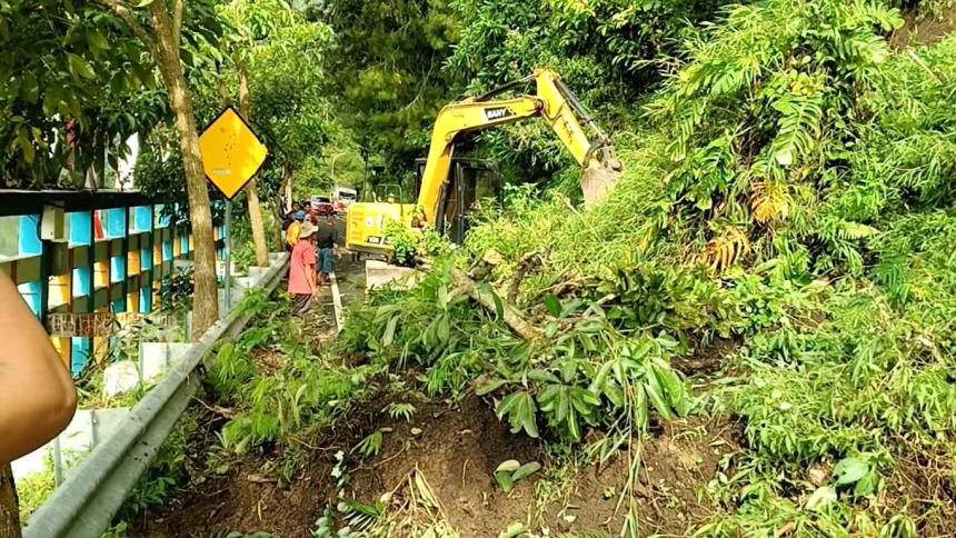 Longsor Kawasan Wisata Telaga Ngebel Ponorogo, Akses Jalan Tutup Total