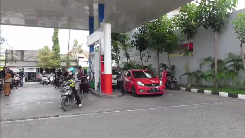 Warga Lamongan Keluhkan Pembatasan BBM 50 Liter per Hari, SPBU Belum Terima Surat Edaran