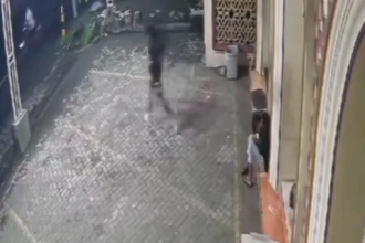Komplotan Pencuri Gasak Motor dan Barang Pengendara Saat Beristirahat di Masjid