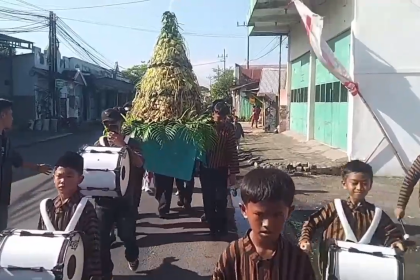 Lestarikan Tradisi Jawa, SDN Randusari Gelar Grebek Syawalan dengan Gunungan Ketupat