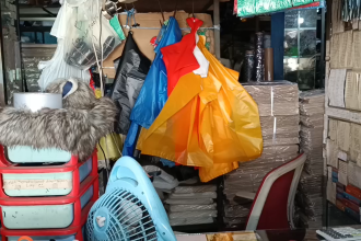 Dampak Konflik Global, Harga Plastik di Blitar Melonjak hingga 50 Persen