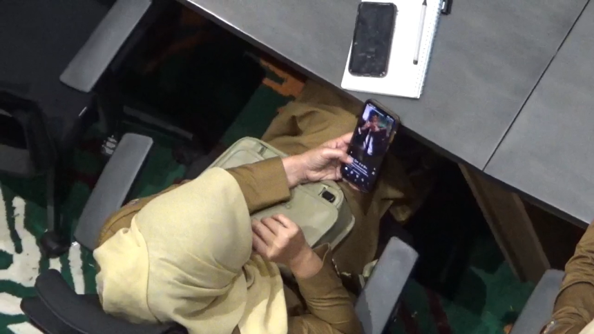 Sejumlah Pejabat Bangkalan Tertidur Saat Rapat Paripurna, Warga Minta Sanksi Tegas