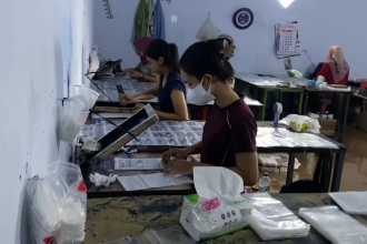 Naik Dua Kali Lipat, Permintaan Plastik Turun 75 Persen