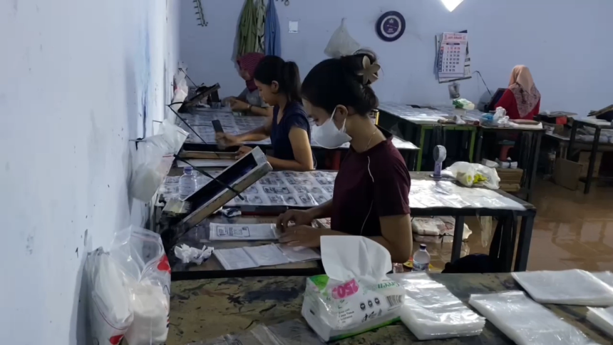 Naik Dua Kali Lipat, Permintaan Plastik Turun 75 Persen