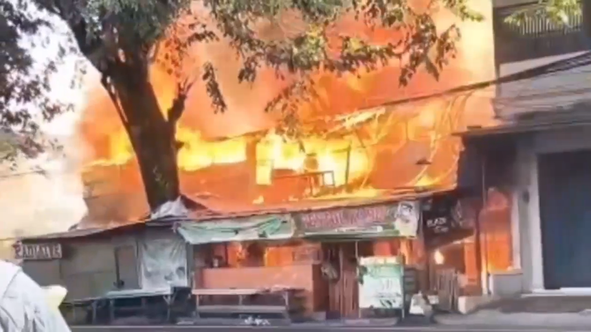 Diduga Korsleting Listrik, Warung Kopi dan Rumah di Pasuruan Ludes Terbakar