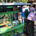 Tekun Menabung 50 Tahun, Ibu dan Anak Penjual Cilok Asal Pasuruan Berangkat Haji