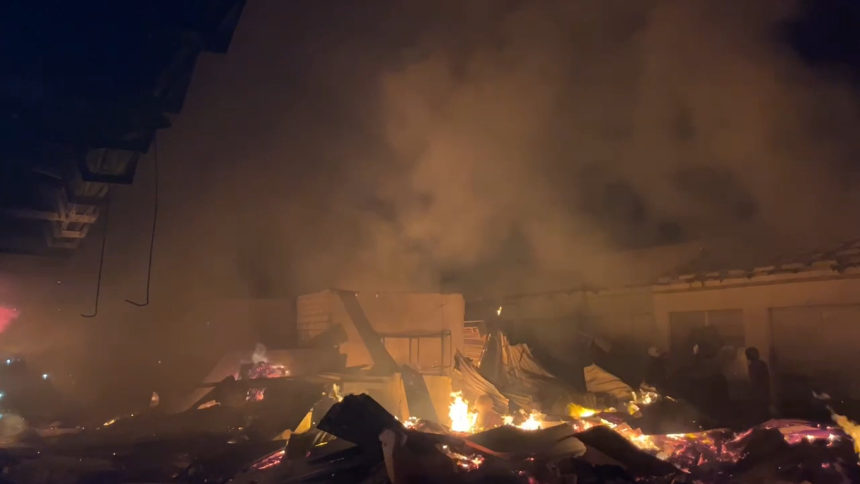 Kebakaran Pasar Baru Tuban, Puluhan Kios Pedagang Hangus