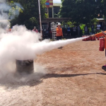 Warga Sidoarjo Ikuti Pelatihan Pemadaman Kebakaran Jelang Musim Kemarau