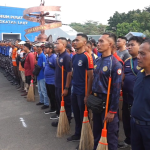 Ribuan Personel TNI AL Gelar Aksi Bersih-Bersih Kota Surabaya