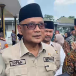 Menteri Haji Berangkatkan Jemaah Asal Jombang, 60 Calhaj Ilegal Dicegah Keluar Indonesia