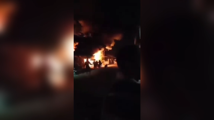 Rumah dan Toko di Blitar Ludes Terbakar Diduga Akibat Arus Pendek Listrik