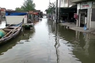 Banjir Rob Rendam Empat Desa Pesisir di Sedati Sidoarjo, Aktivitas Warga Lumpuh