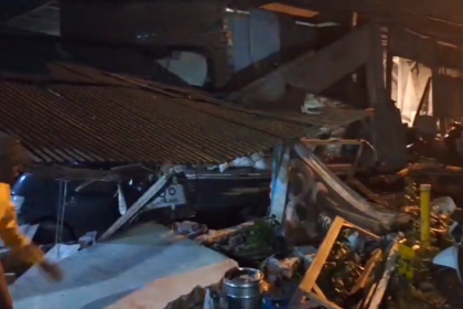 Kecelakaan Pick-Up Tabrak Motor, Warung dan Toko Pot Bunga, Satu Orang Tewas