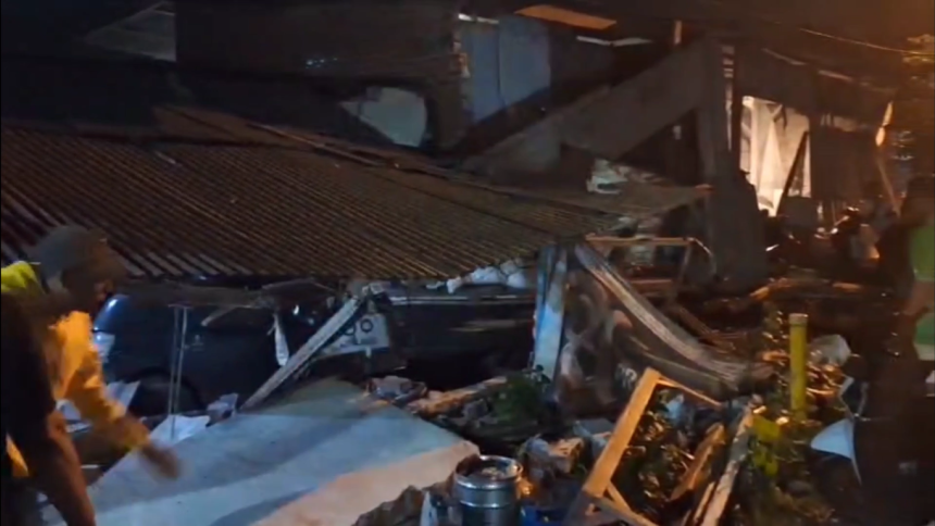 Kecelakaan Pick-Up Tabrak Motor, Warung dan Toko Pot Bunga, Satu Orang Tewas